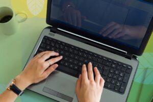 4 Alasan Beli Laptop Baru Ketimbang Bekas, Jauh Lebih Efisien!